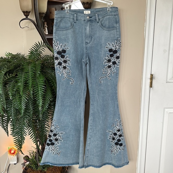 POL High Waist Stretch Blue Jeans Embroidered Black Floral Beaded Bell Bottoms - Picture 1 of 15